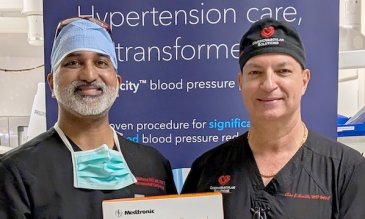 Dr. Gino Sedillo y Dr. S. Jay Mathews