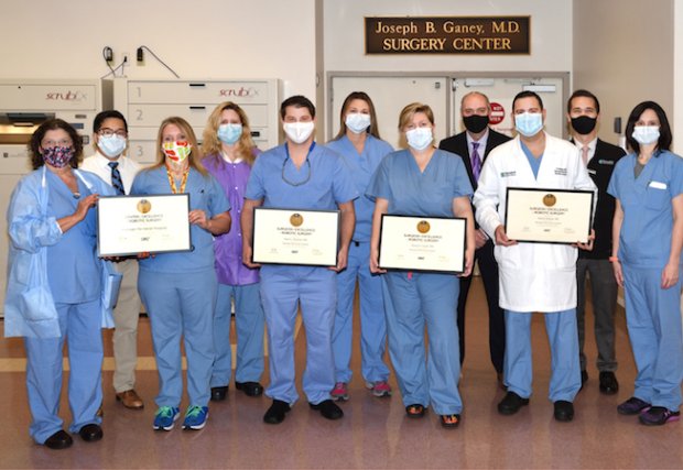 Manatee Memorial Hospital acreditado como centro de excelencia en cirugía robótica