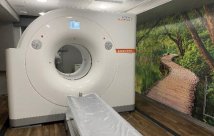 Máquina móvil de tomografía por emisión de positrones (PET)/tomografía computarizada (CT)